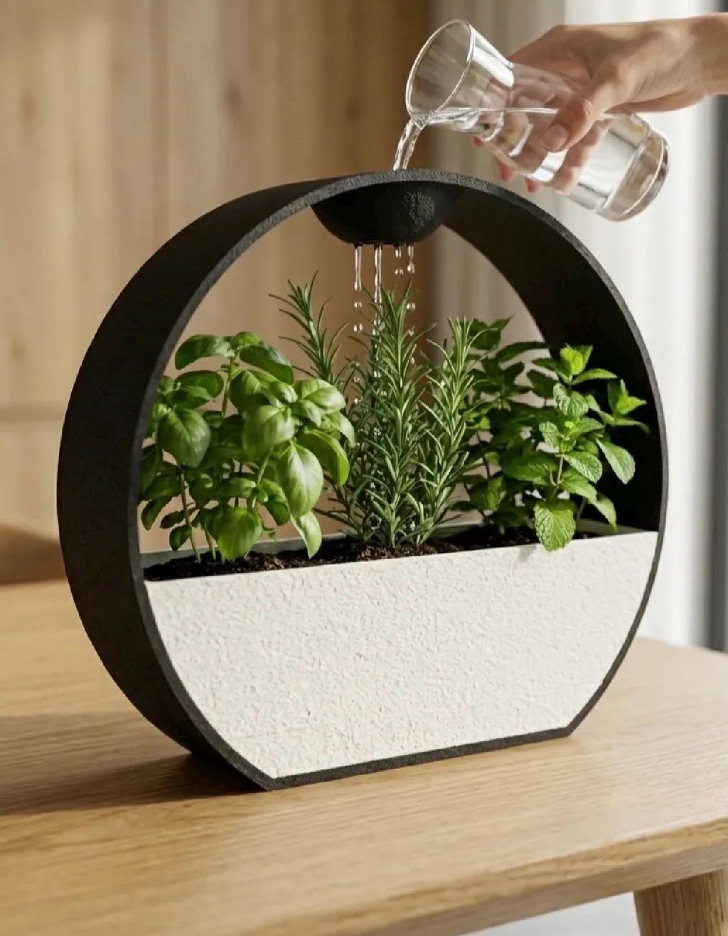 Pot de plante auto-arrosant avec irrigation goutte-à-goutte intégrée – Jardinière design moderne minimalist.